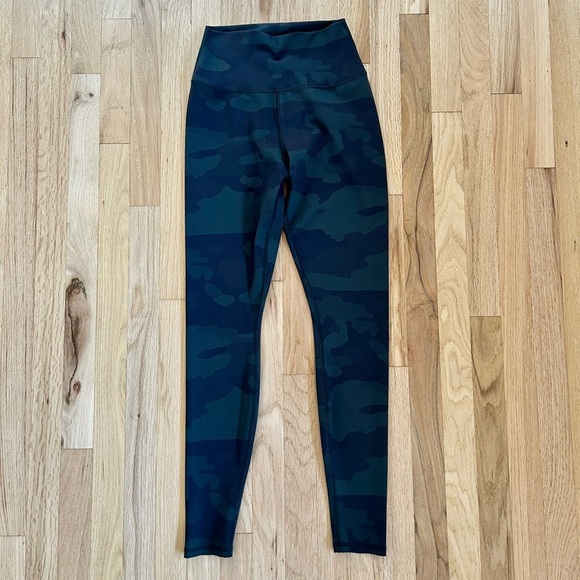 ALO YOGA high waist vapor camo legging size S - Picture 3 of 11